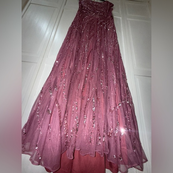 NWT | Mac Duggal 5445 Plum Pink Cap Sleeve Embellished Evening Gown Size 12 - Picture 10 of 14
